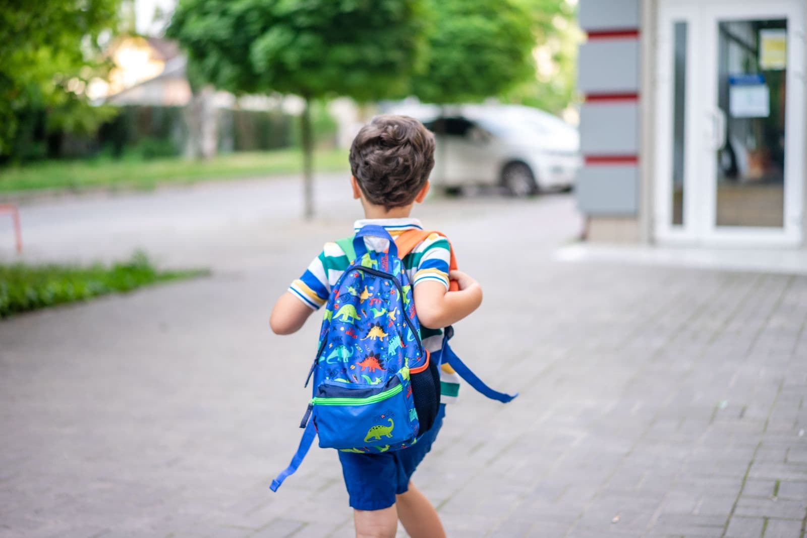 Schulstart: Wie du dein Kind emotional auf die erste Klasse vorbereitest